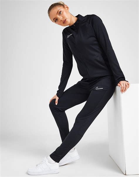damen nike anzug